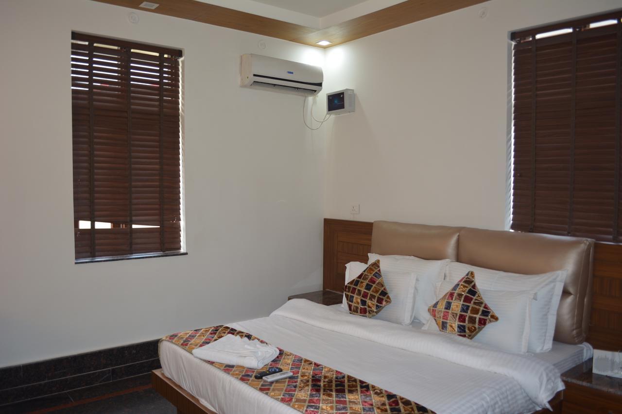 Oyo 10448 Green View Home Stay Dehradún Kültér fotó