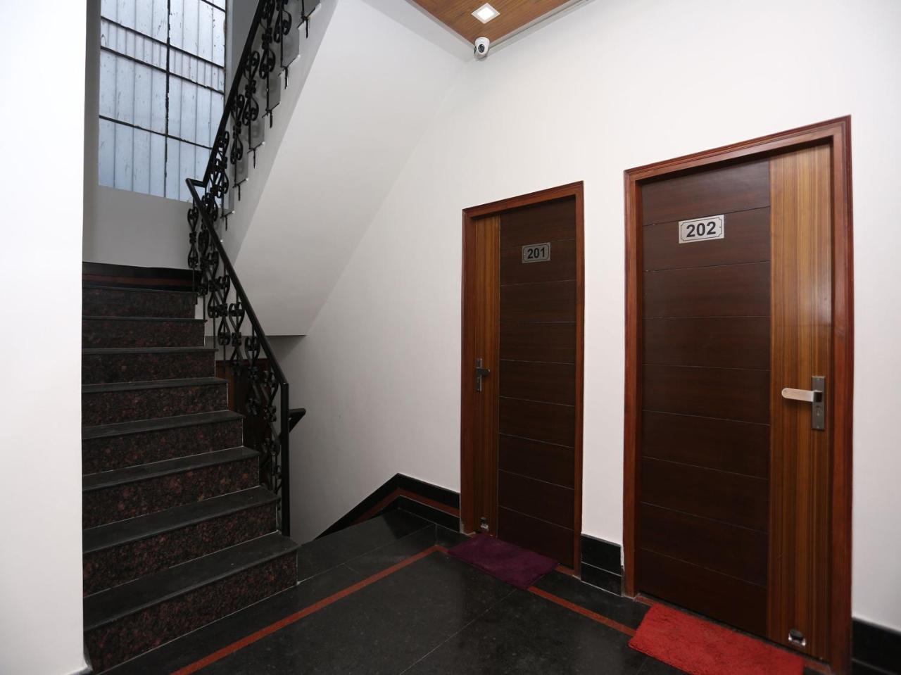 Oyo 10448 Green View Home Stay Dehradún Kültér fotó