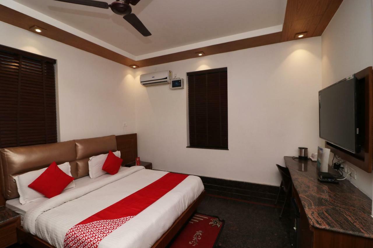 Oyo 10448 Green View Home Stay Dehradún Kültér fotó